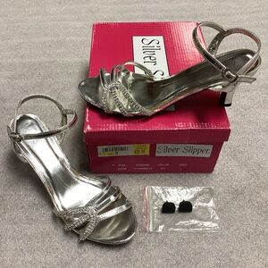 Silver Slipper Belle Silver with Rhinestones 3” High Heels * Size 7.5